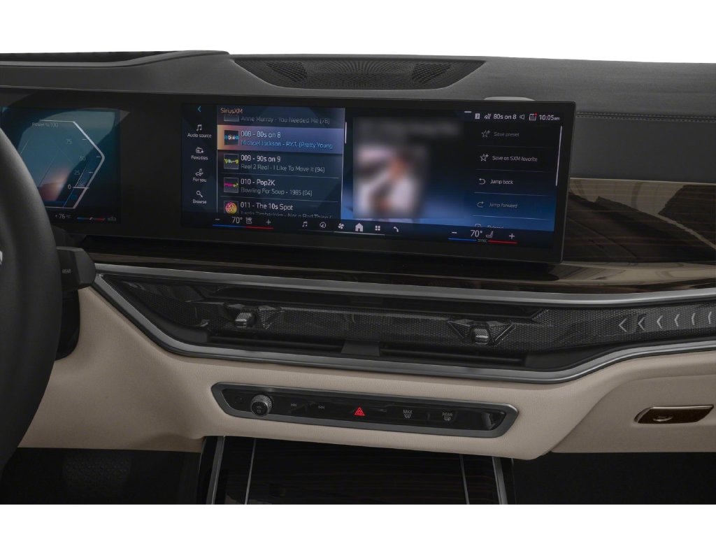 2027 BMW X7 photo 8 of 12