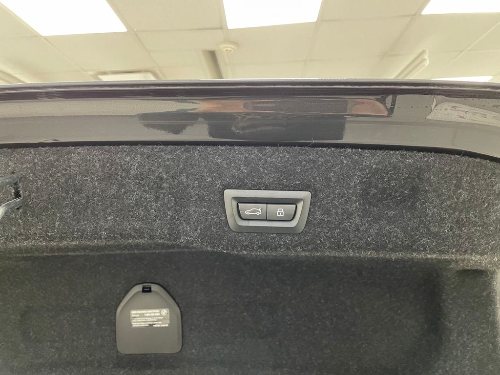 2025 BMW 5 Series 530i - Photo 11