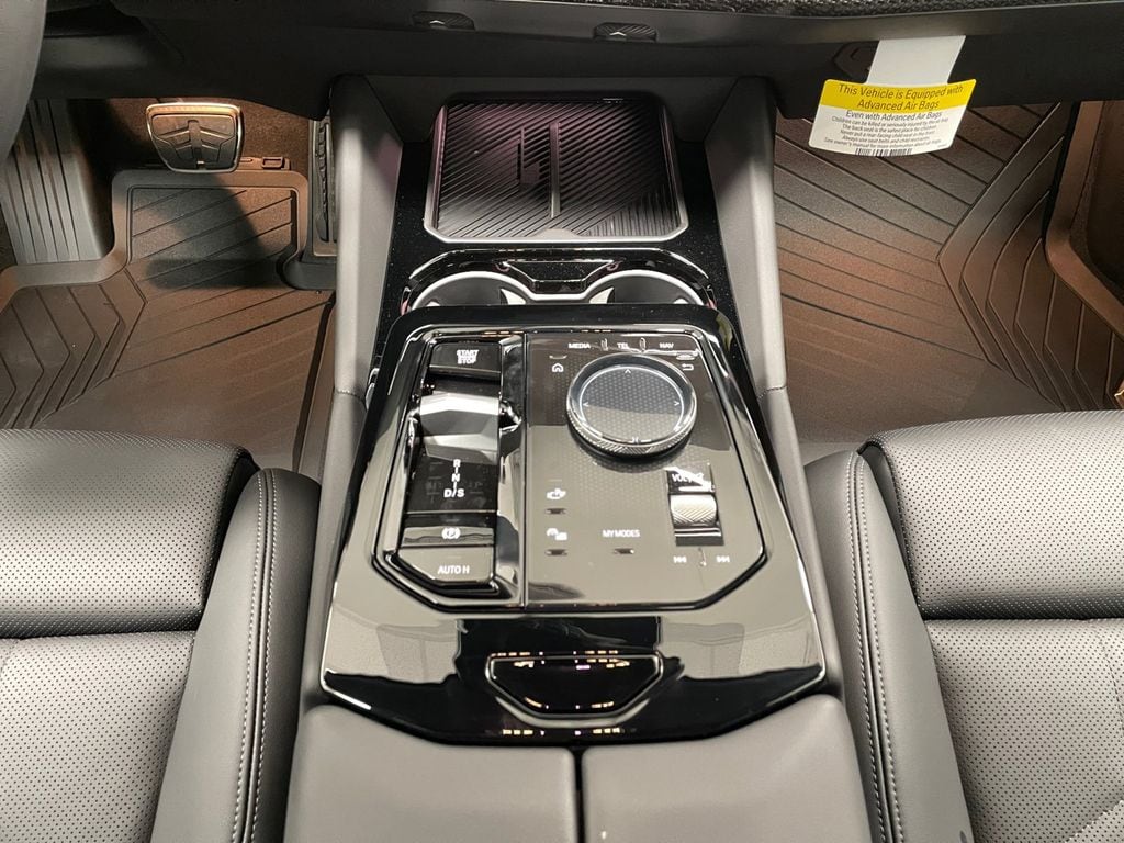2027 BMW 5 Series 540i xDrive Black Sapphire Metallic at New Motors