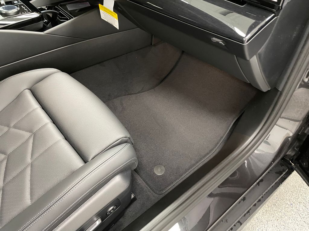 2025 BMW 5 Series 530i - Photo 15