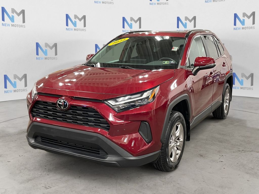 2022 Toyota RAV4 XLE's photo