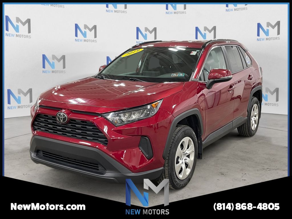 2019 Toyota RAV4 LE AWD's photo