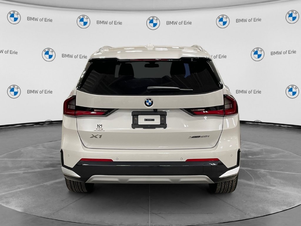 2027 BMW X1 photo 4 of 16