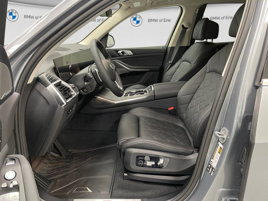 2027 BMW X7 xDrive40i Gray Metallic at New Motors