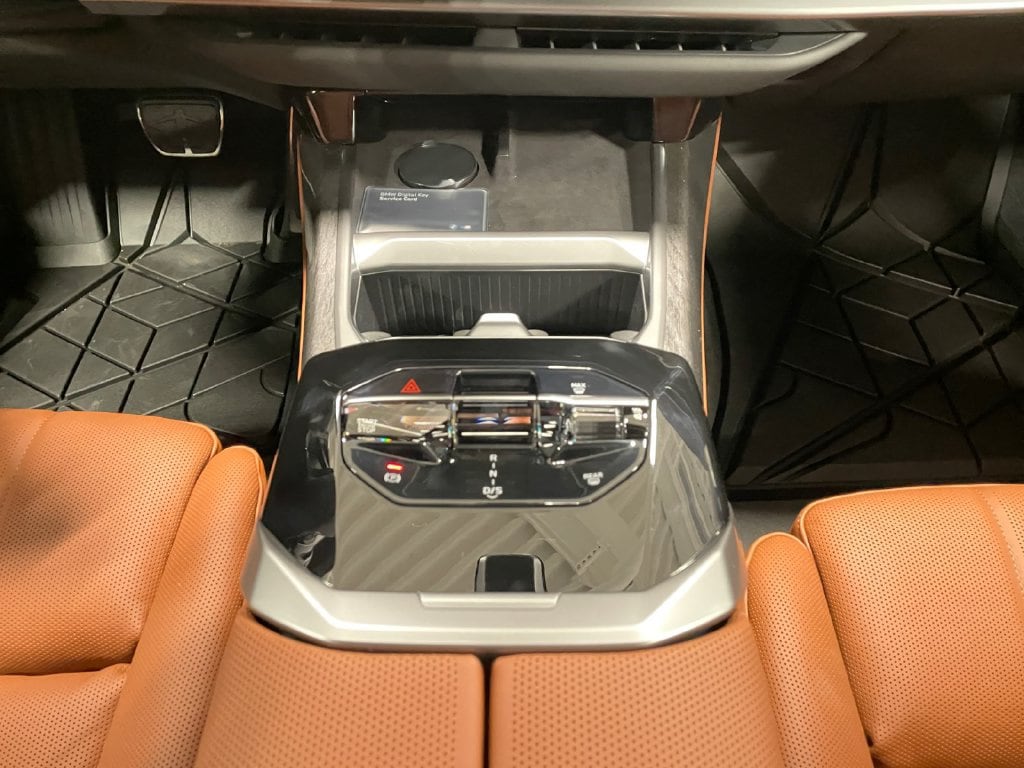 2027 BMW 7 Series  Black Sapphire Metallic at Royal Car Center