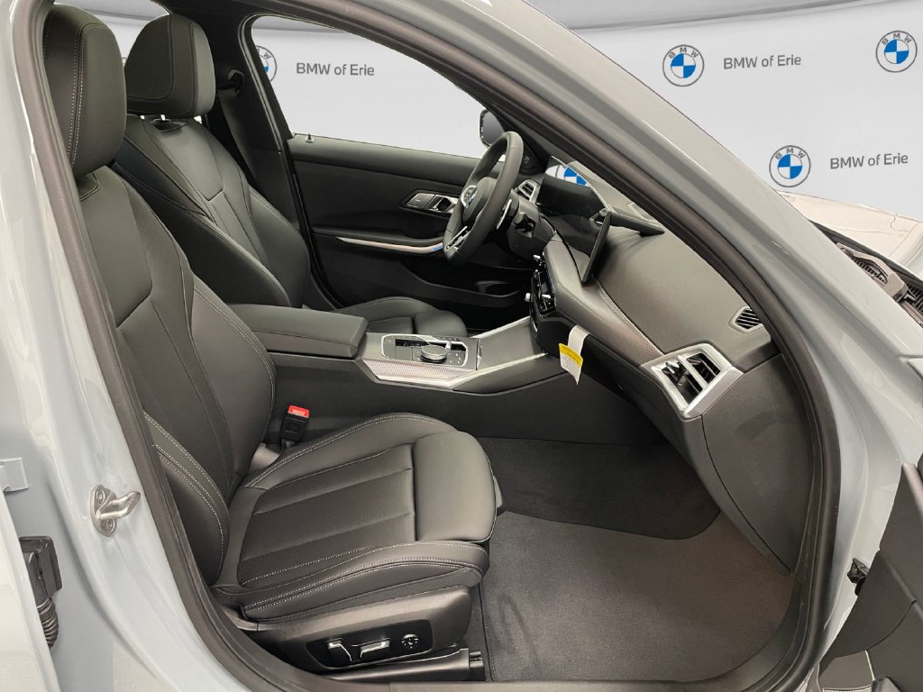 2026 BMW 3 Series photo 13 of 13