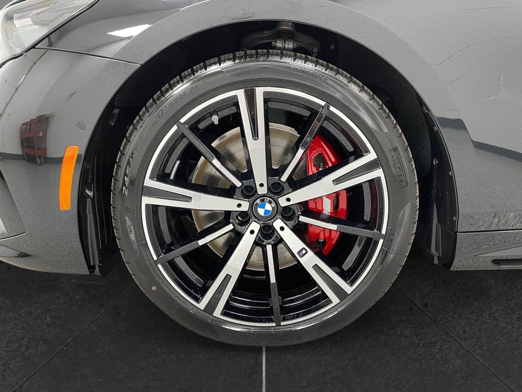 2027 BMW 5 Series 540i xDrive Black Sapphire Metallic at New Motors