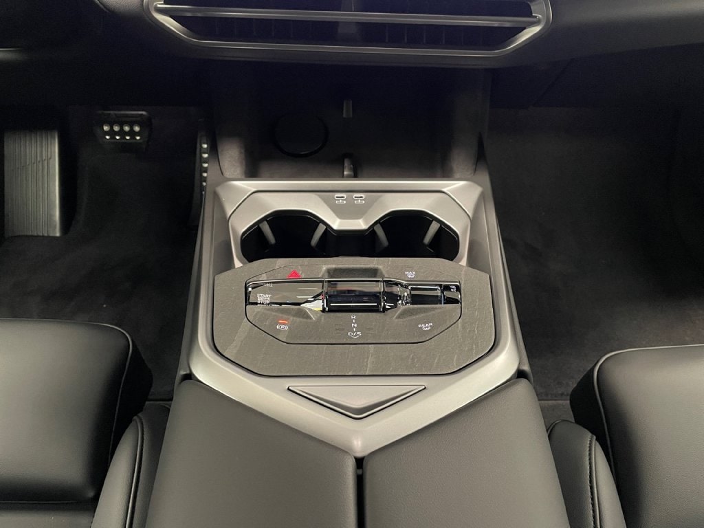 2027 BMW X5 photo 10 of 14