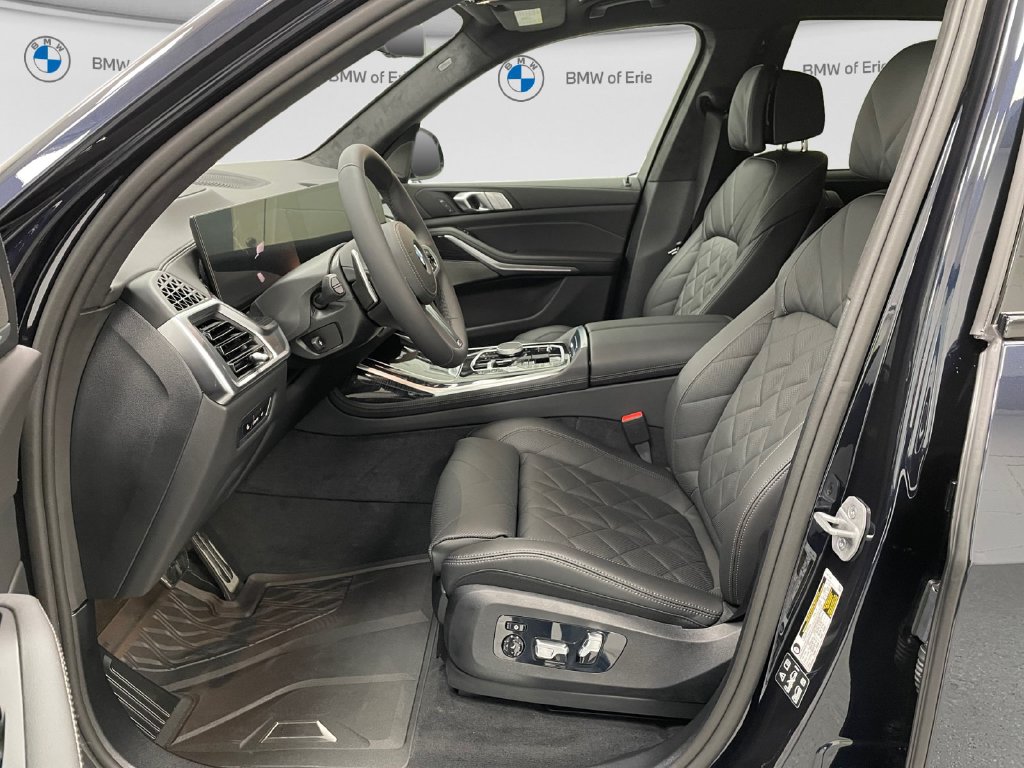 2027 BMW X7 photo 8 of 14