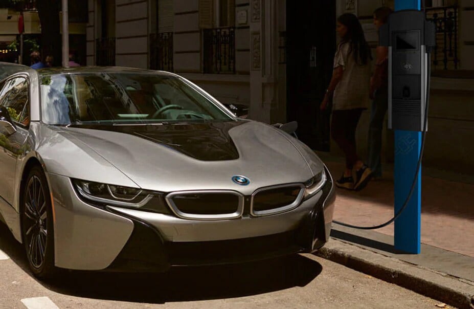 Is the BMW i8 Electric?