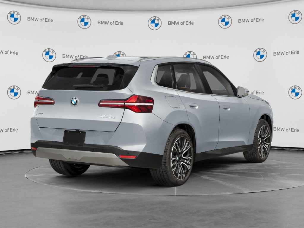 2026 BMW X3 photo 2 of 11
