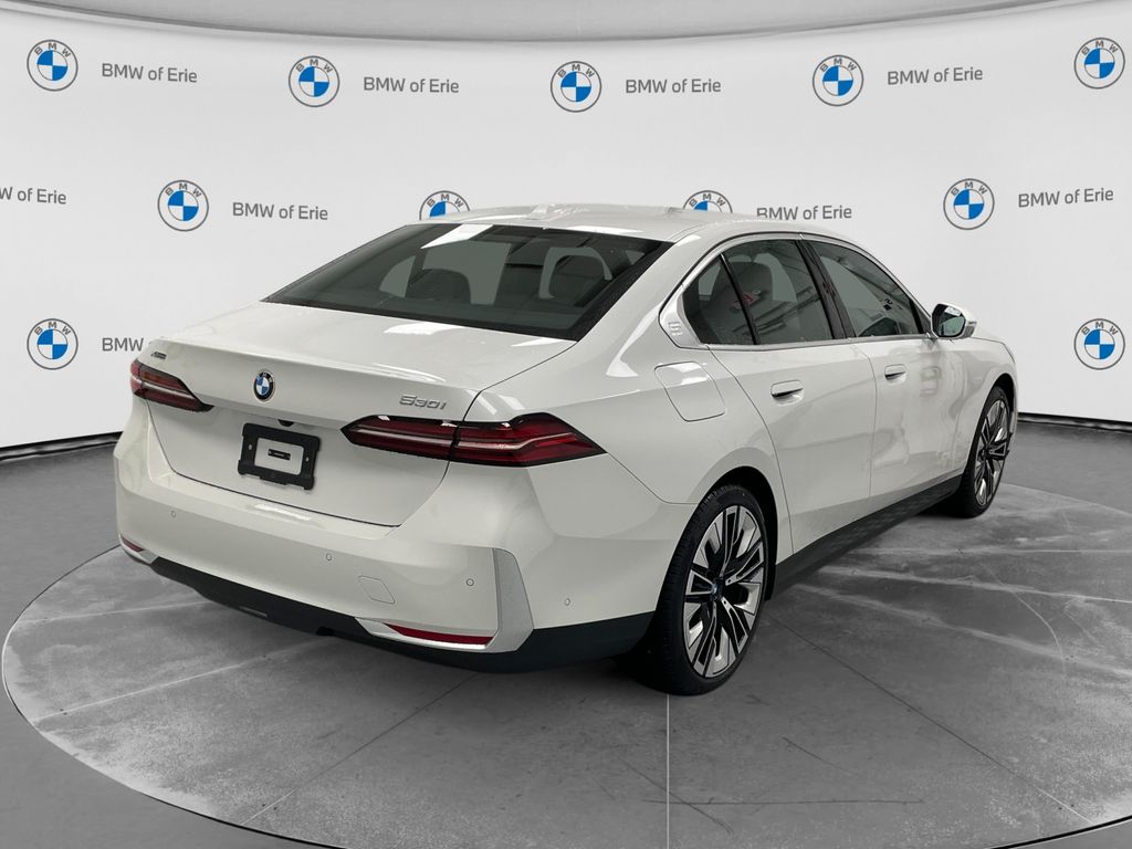 2027 BMW 5 Series 530i xDrive - 3