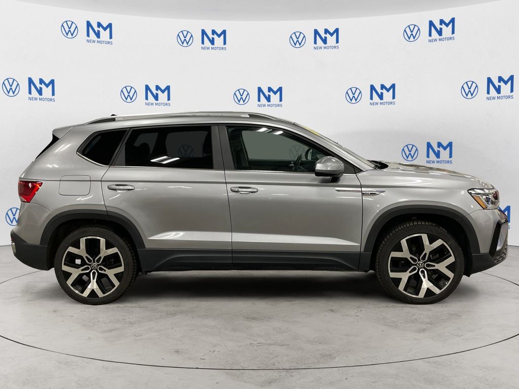 2022 Volkswagen Taos SEL - Photo 6