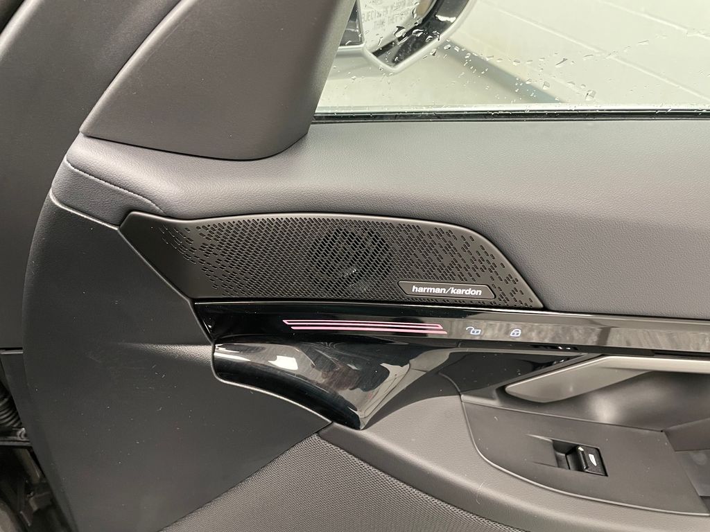 2025 BMW 5 Series 530i - Photo 17