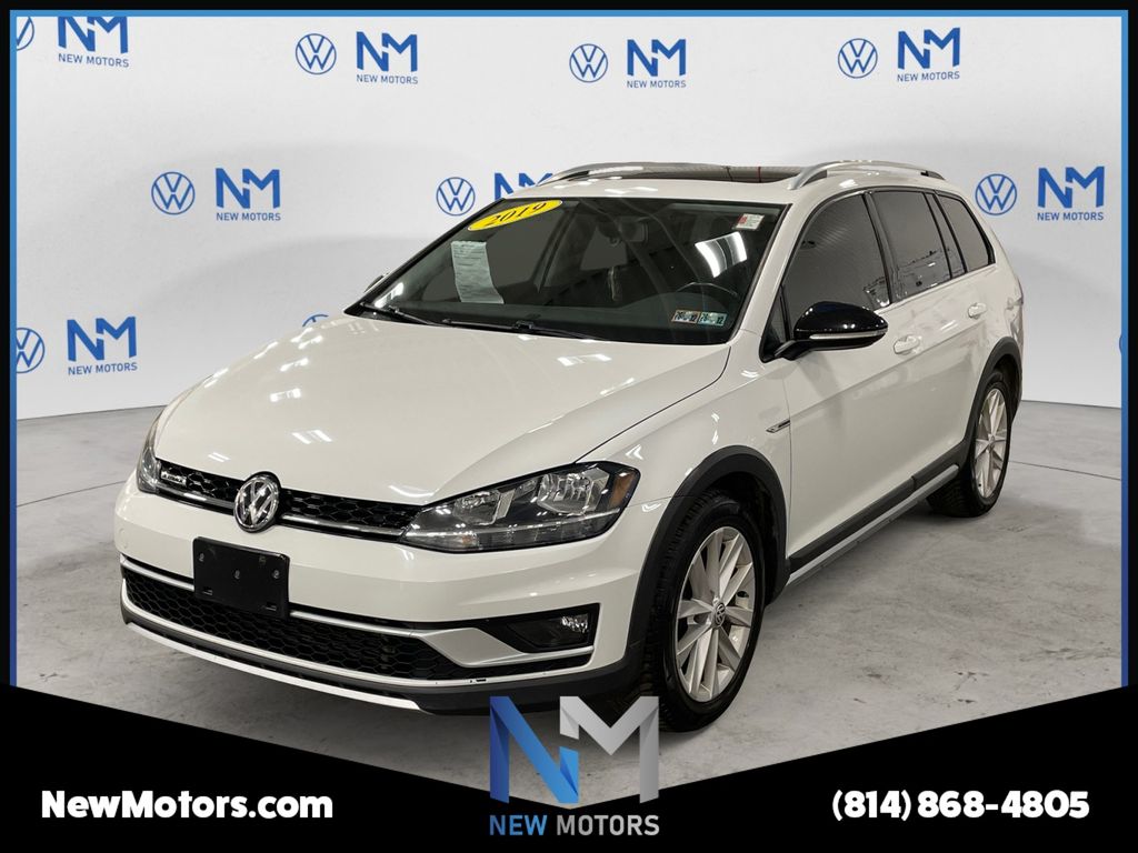 2019 Volkswagen Golf Alltrack TSI SE 4Motion's photo