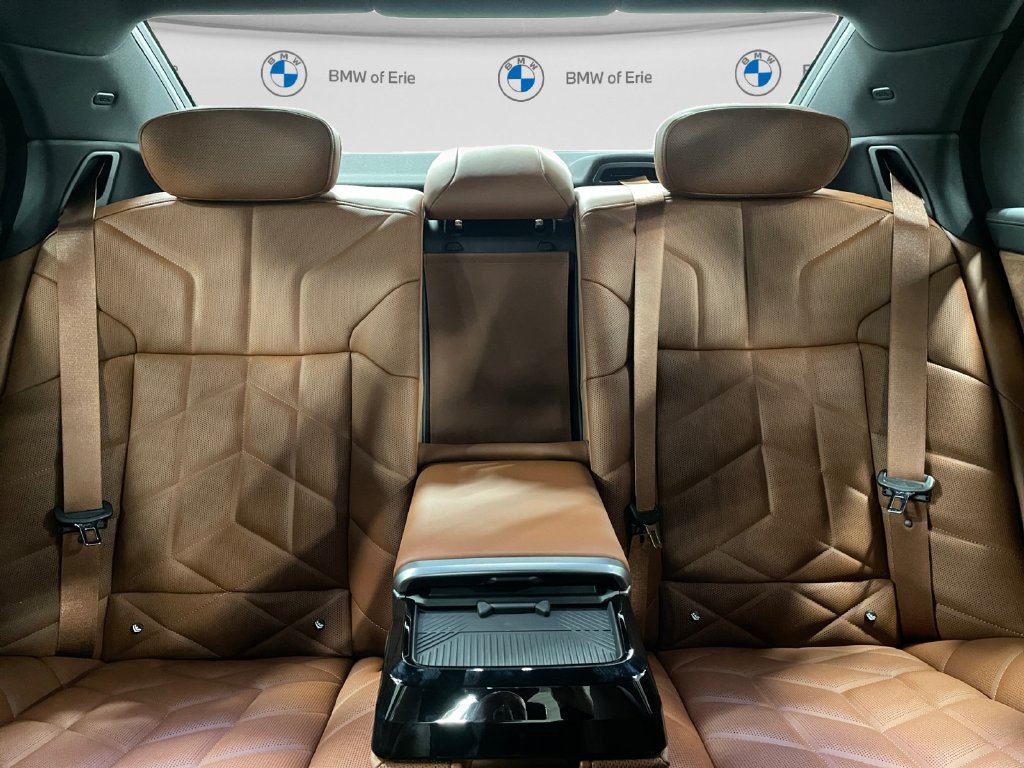 2027 BMW 7 Series  Black Sapphire Metallic at Royal Car Center