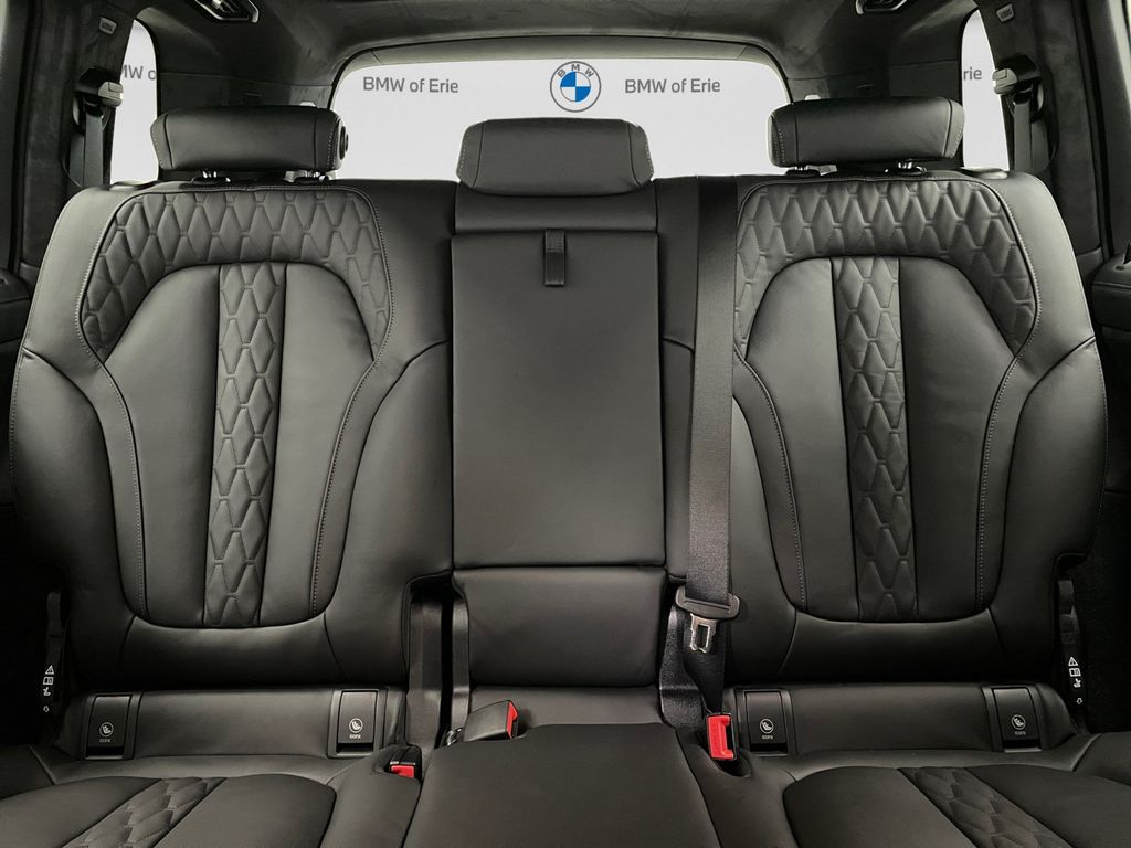 2027 BMW X7 M60i Black Sapphire Metallic at New Motors