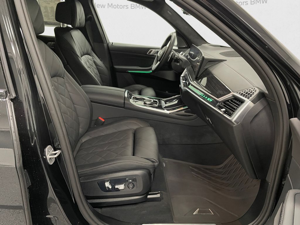2025 BMW X7 40i - Photo 13