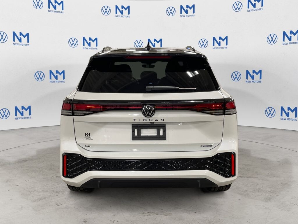 New 2025 Volkswagen Tiguan 2.0T SE R-Line Black SUV