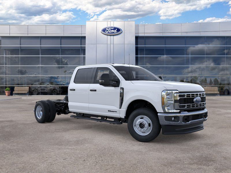 2026 Ford F-350SD photo 8 of 23