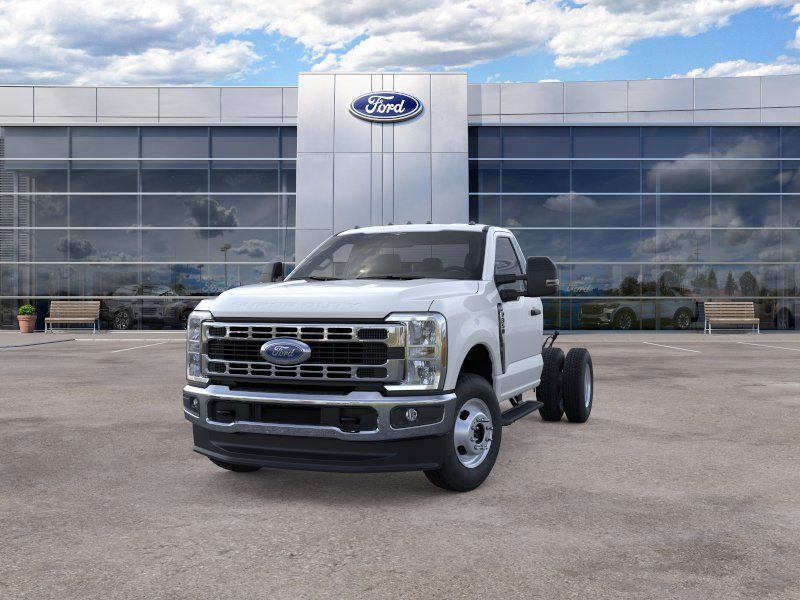 2026 Ford F-350SD photo 2 of 23