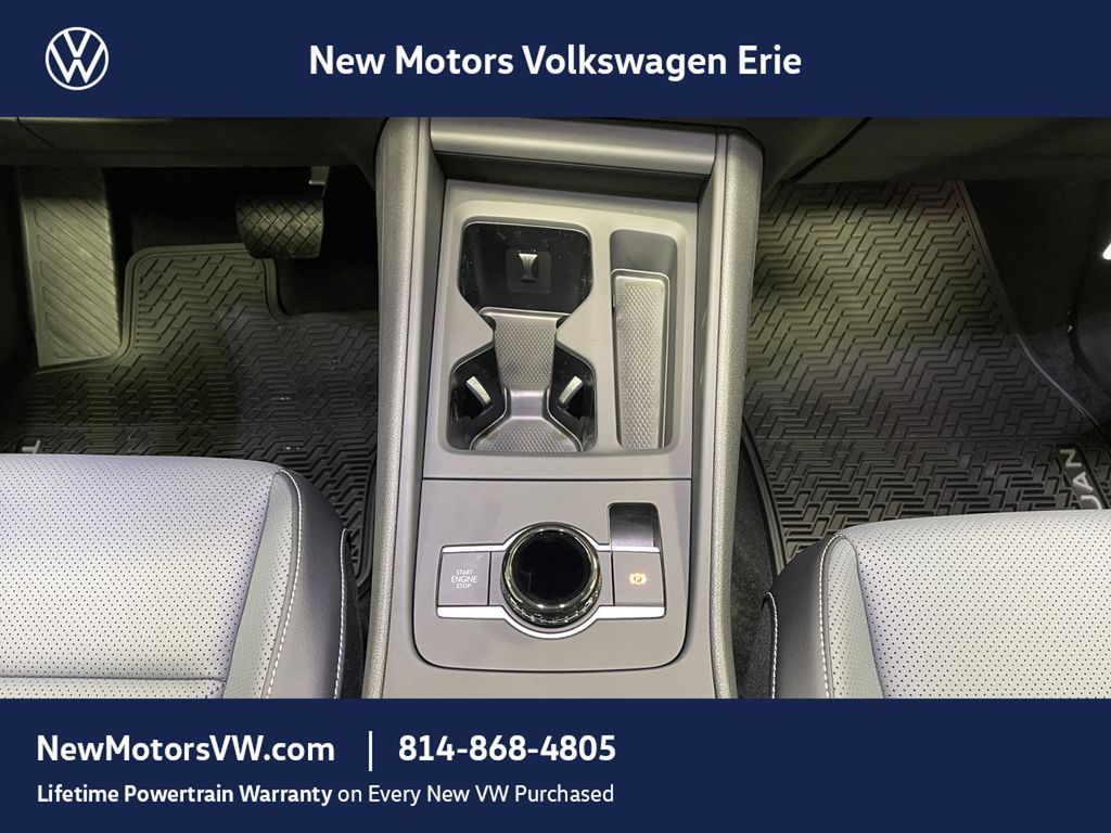 2026 Volkswagen Tiguan photo 9 of 13