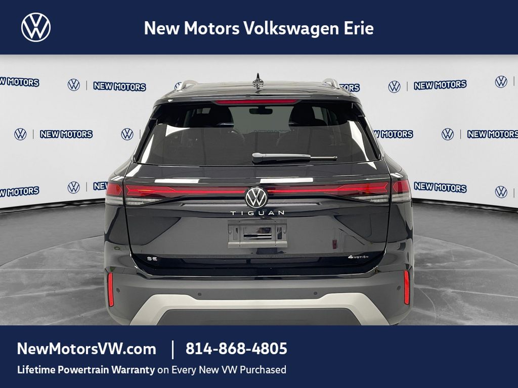 2026 Volkswagen Tiguan photo 3 of 13