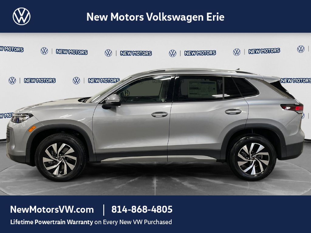 2026 Volkswagen Tiguan photo 2 of 15