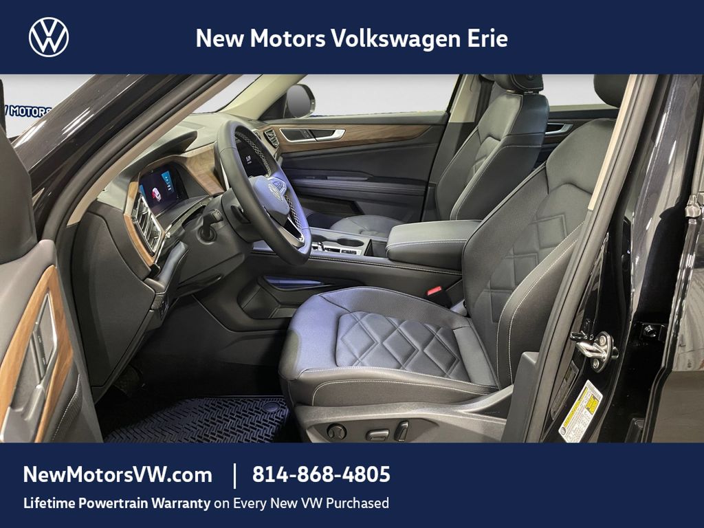 2026 Volkswagen Atlas SE Deep Black Pearl at New Motors