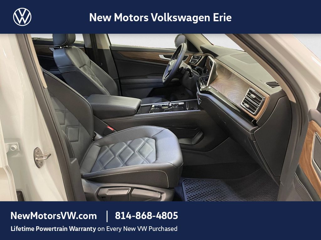 2026 Volkswagen Atlas SE w/Technology Opal White Pearl at New Motors