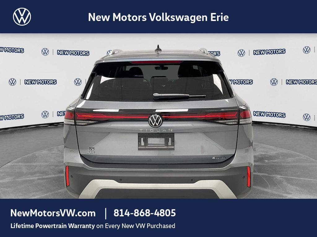 2026 Volkswagen Tiguan photo 3 of 13