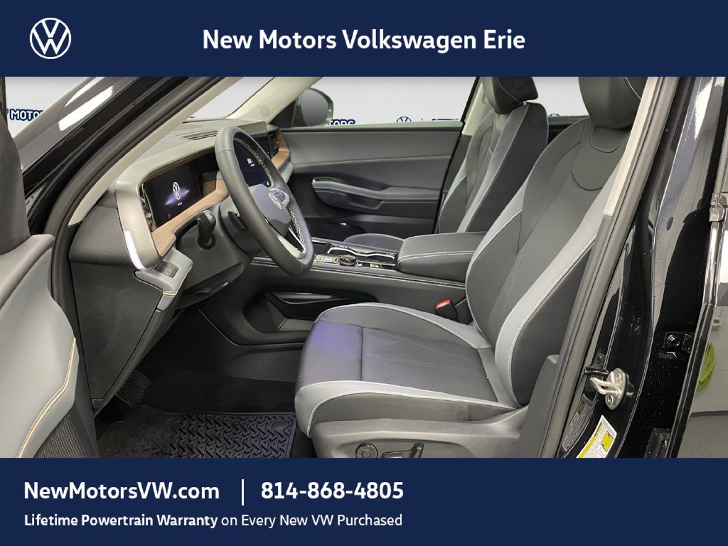 2027 Volkswagen Atlas photo 7 of 13