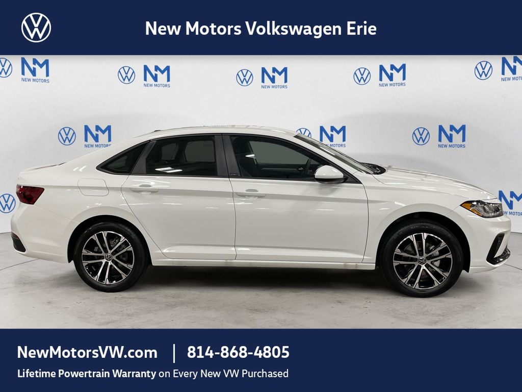2026 Volkswagen Jetta Sport - Photo 6