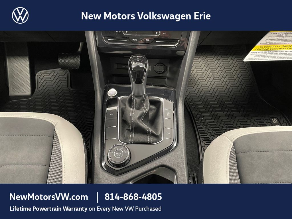 2026 Volkswagen Taos photo 9 of 13