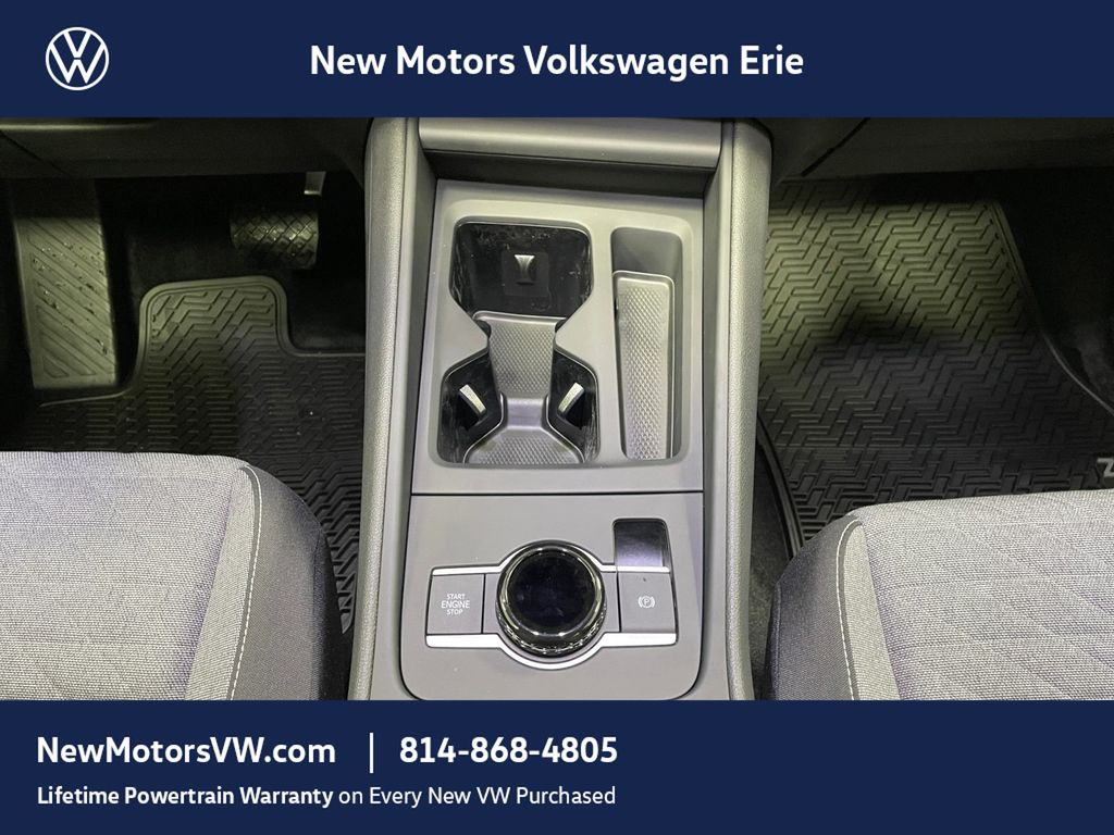 2026 Volkswagen Tiguan photo 9 of 13