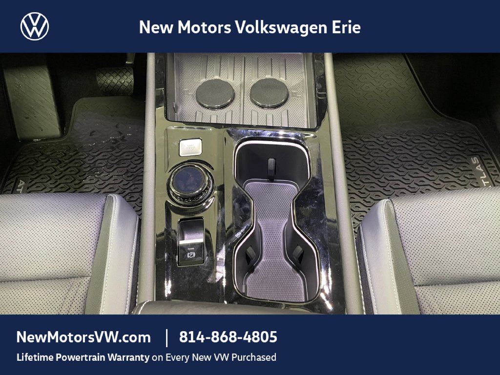 2027 Volkswagen Atlas photo 9 of 13