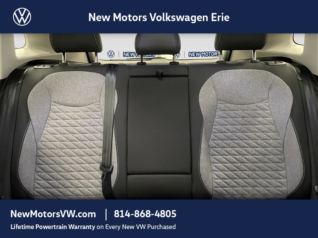 2026 Volkswagen Tiguan photo 11 of 13