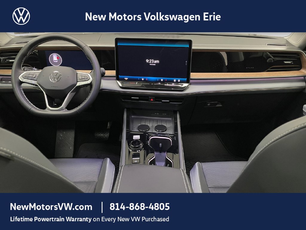 2027 Volkswagen Atlas photo 8 of 13