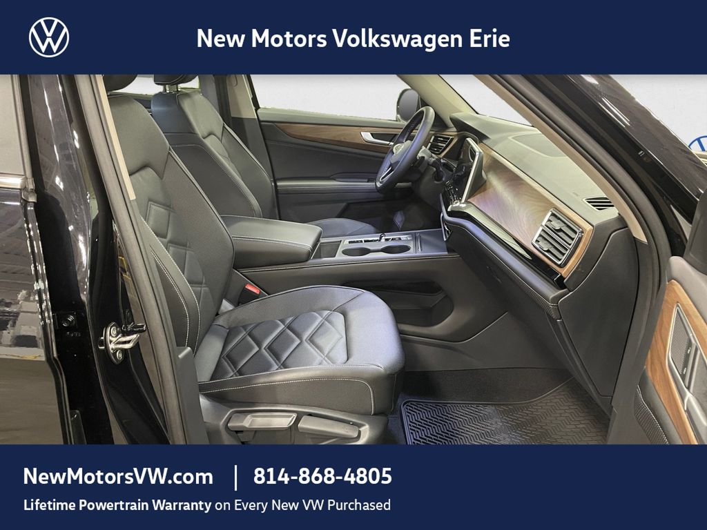 2026 Volkswagen Atlas SE Deep Black Pearl at New Motors