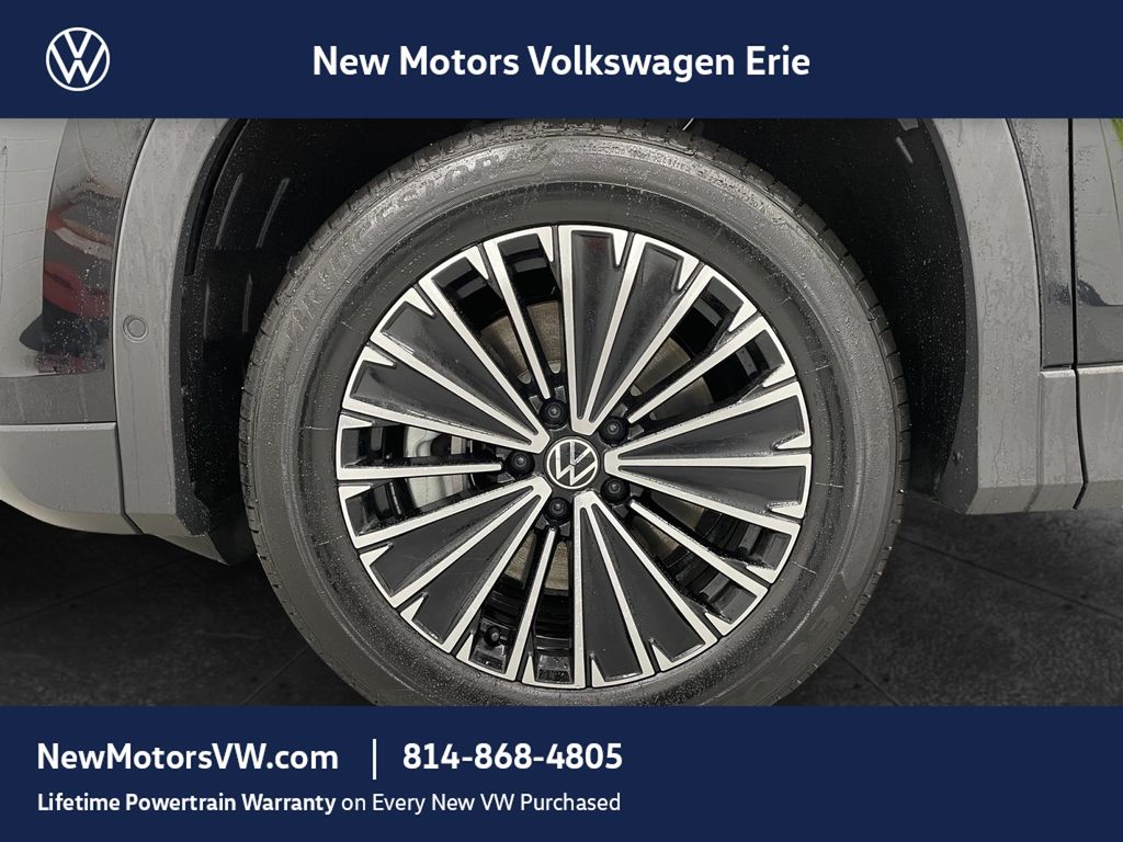 2026 Volkswagen Tiguan photo 12 of 13