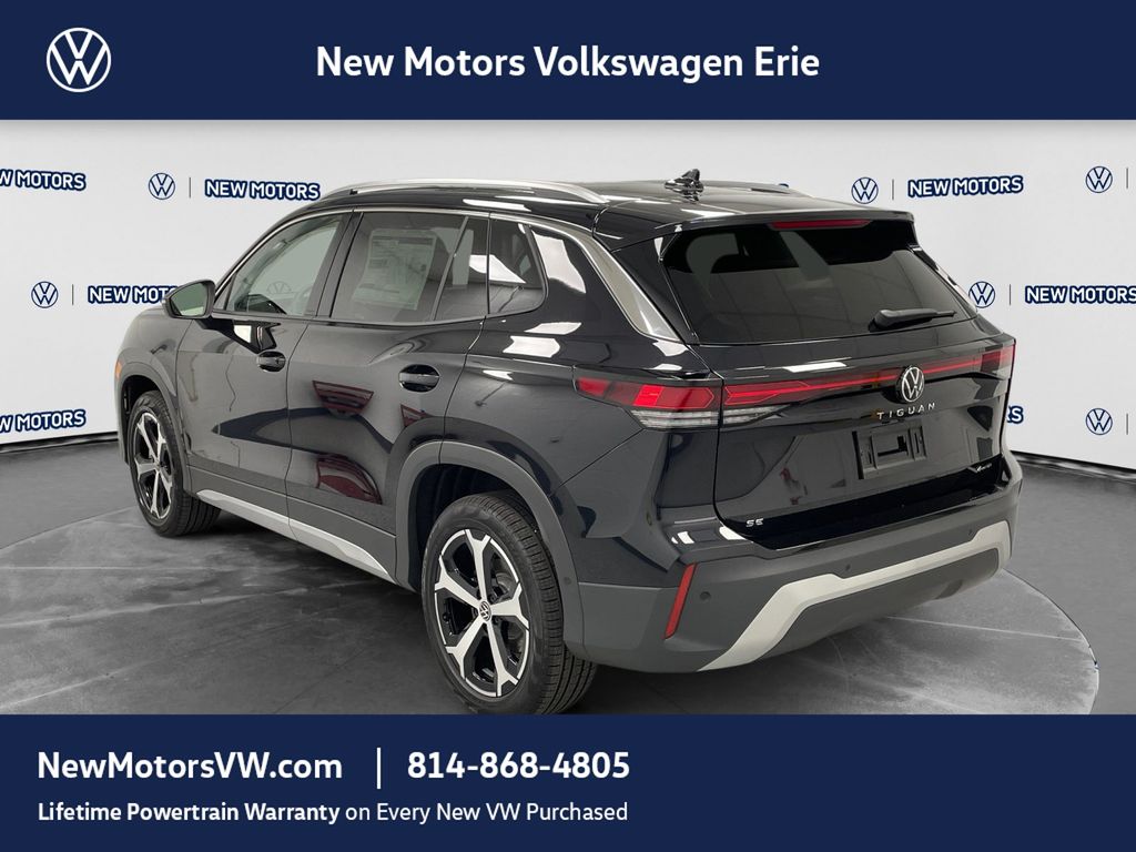 2026 Volkswagen Tiguan photo 2 of 13