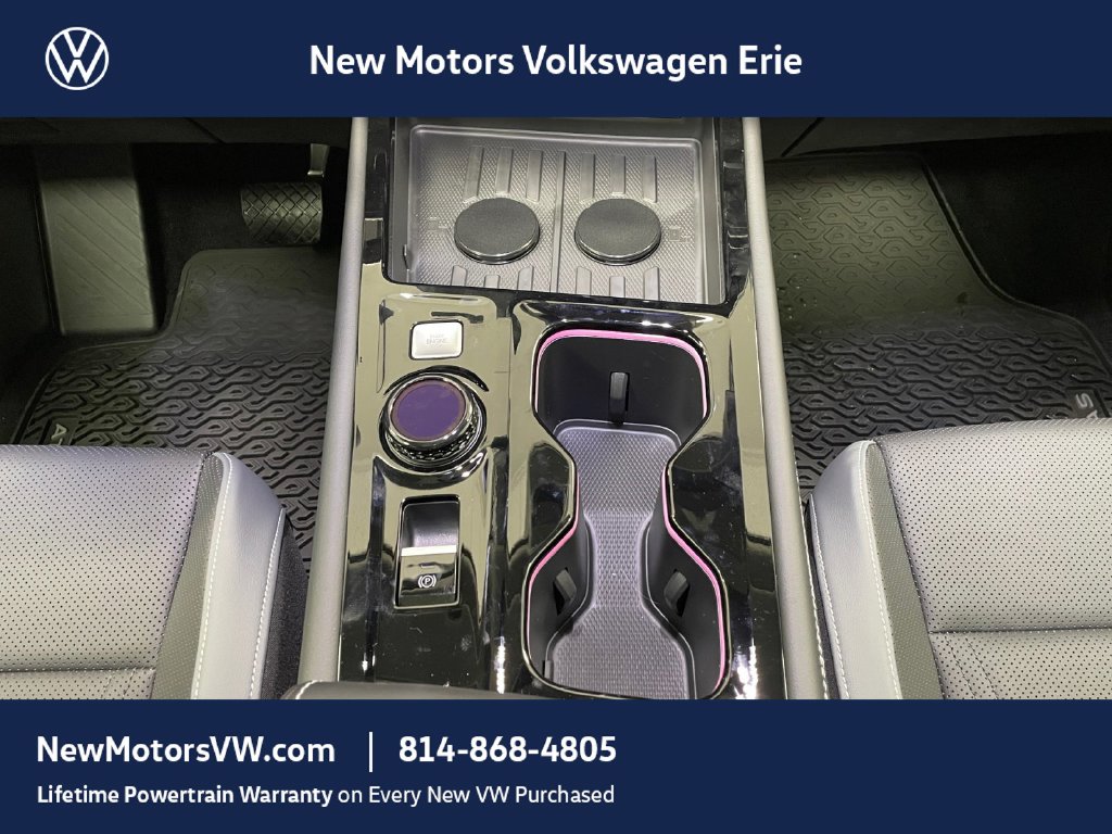 2027 Volkswagen Atlas photo 9 of 13
