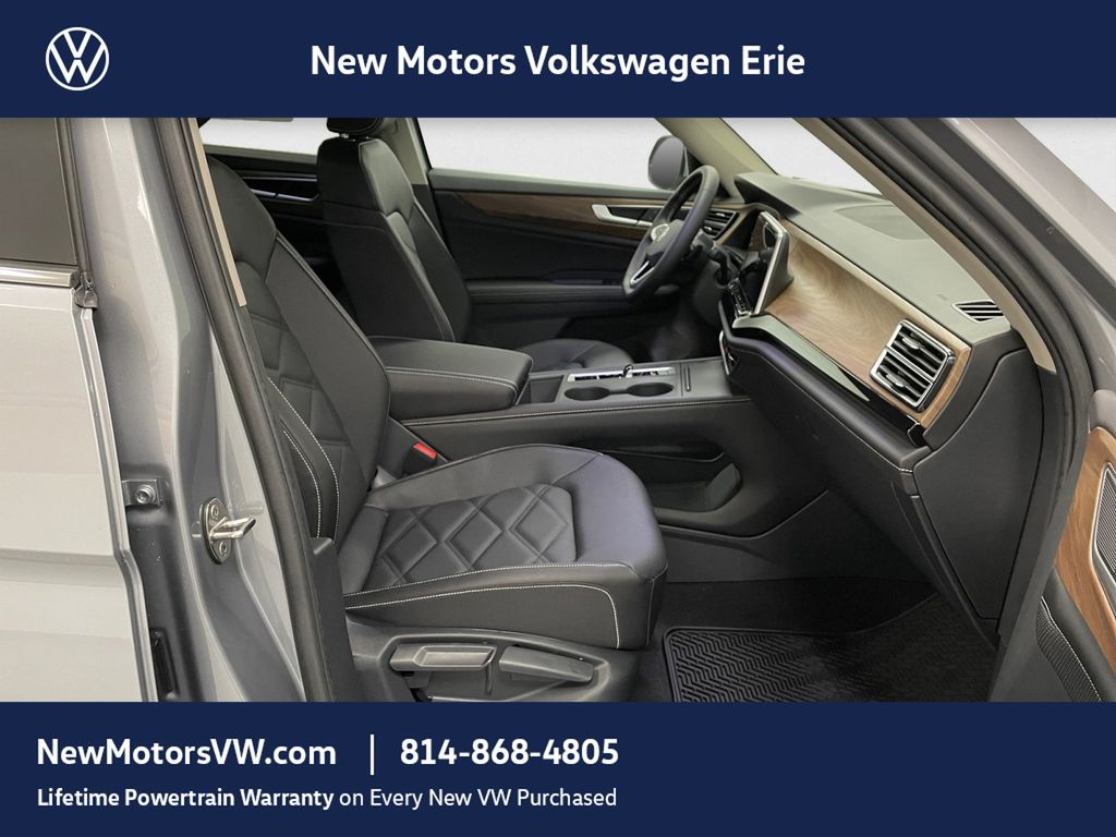 2026 Volkswagen Atlas SE Silver Mist at New Motors