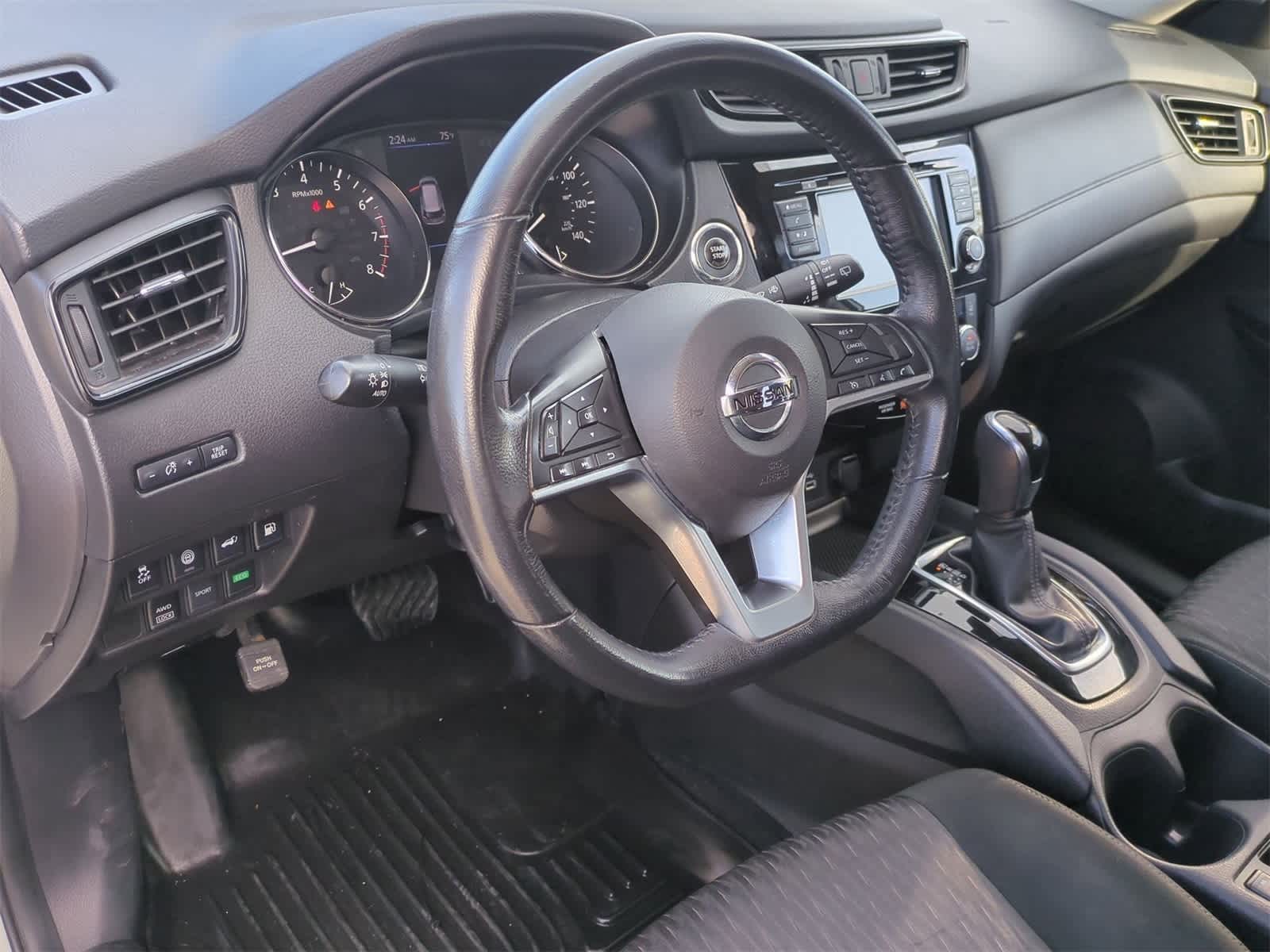 Thumbnail: 2019 Nissan Rogue - 10