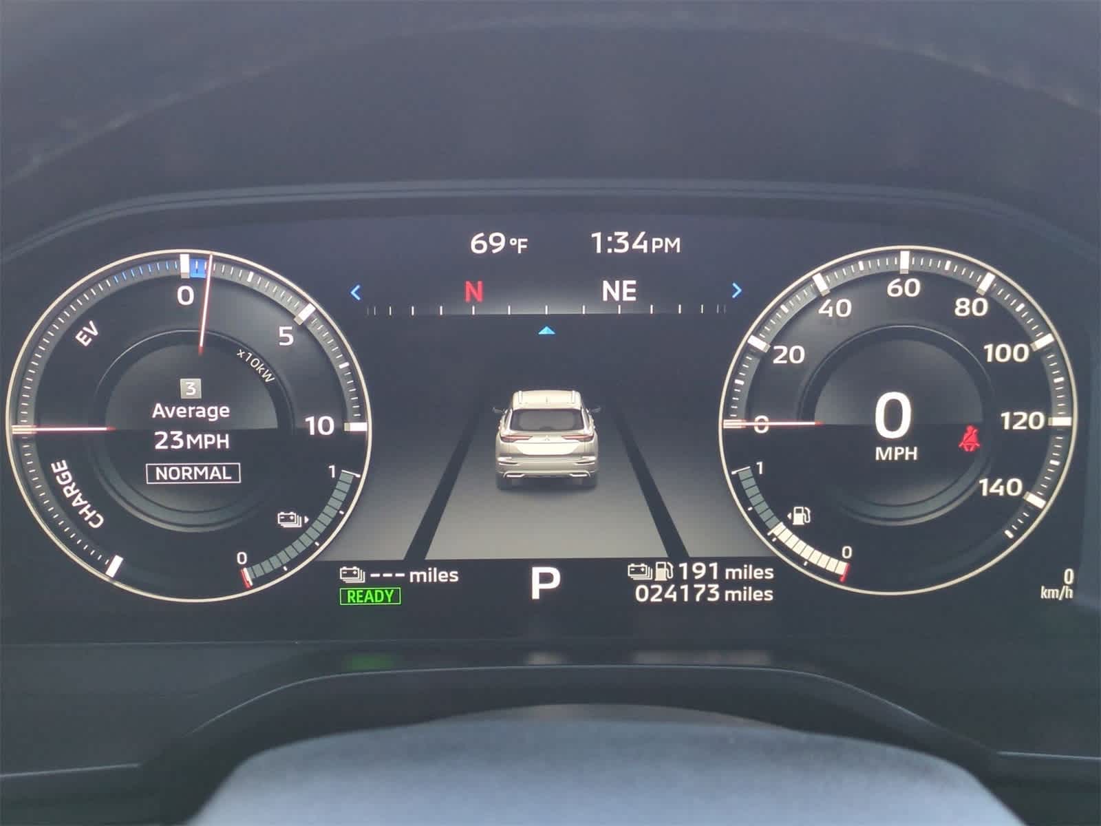 Thumbnail: 2023 Mitsubishi Outlander - 11