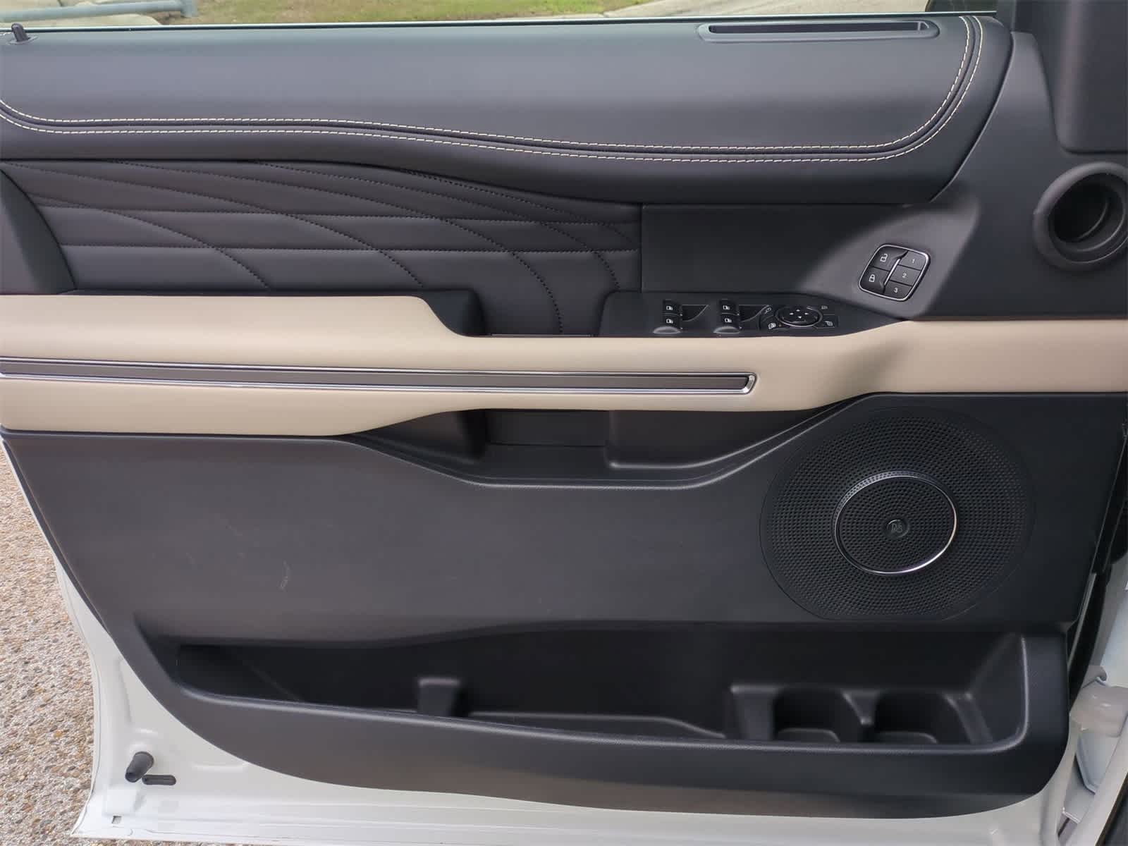 Thumbnail: 2023 Ford Expedition MAX - 23