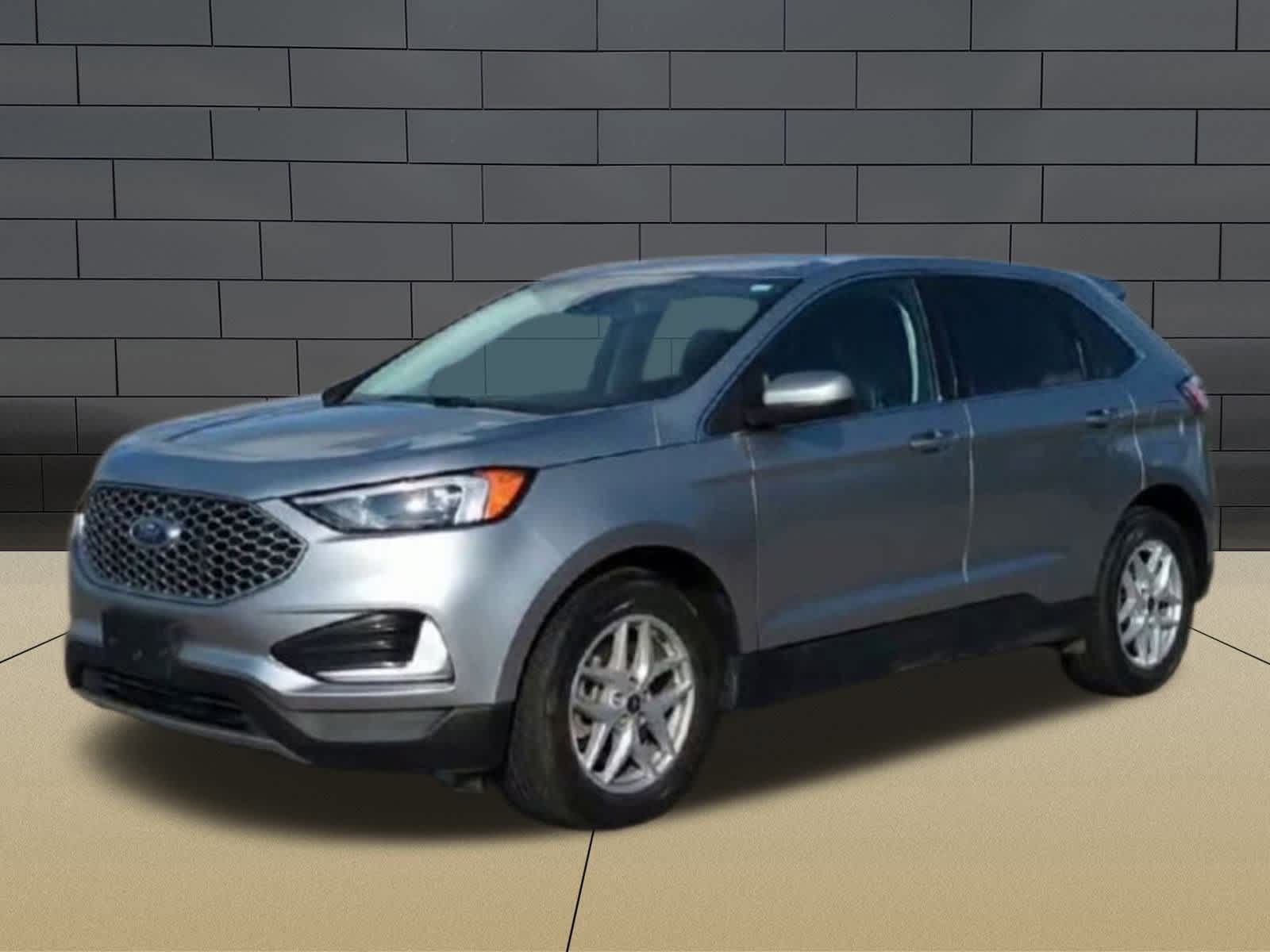 Thumbnail: 2023 Ford Edge - 4