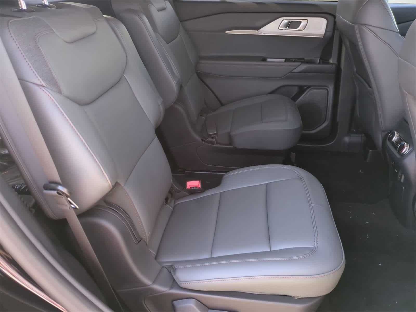 Thumbnail: 2025 Ford Explorer - 25