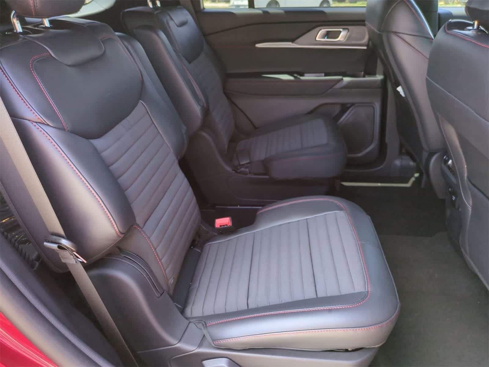 Thumbnail: 2025 Ford Explorer - 26