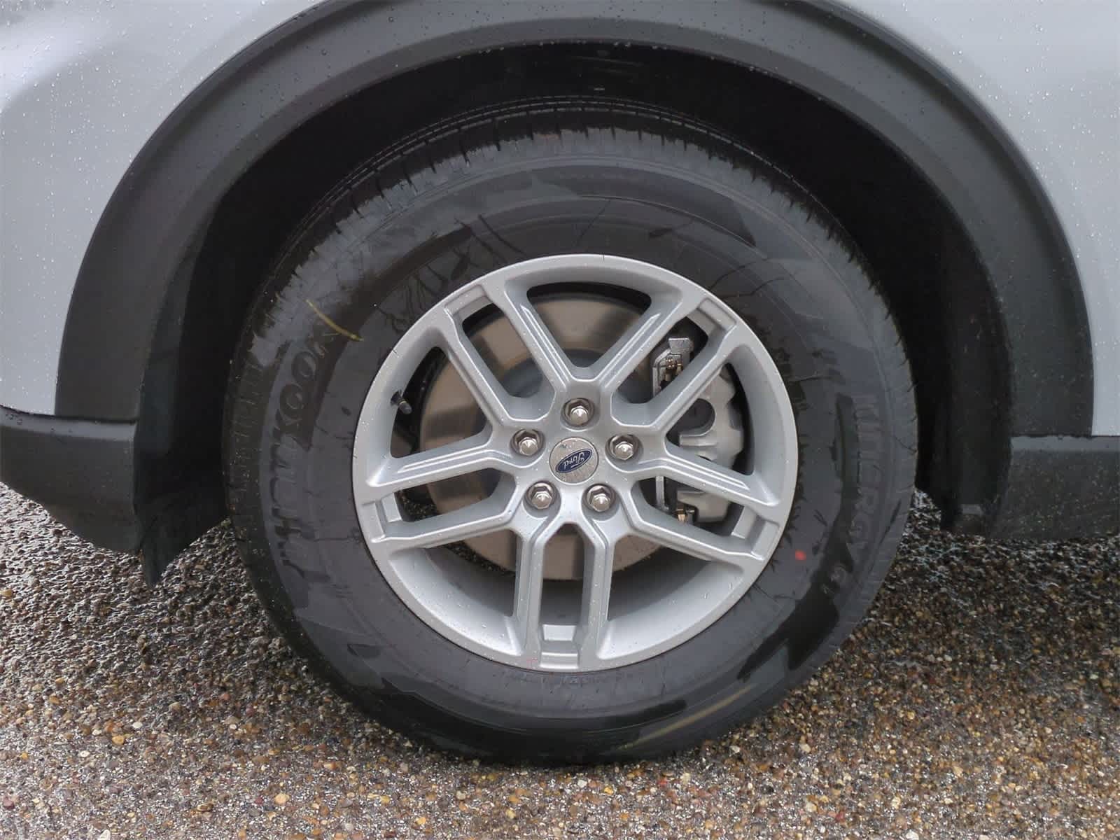 Thumbnail: 2025 Ford Explorer - 32